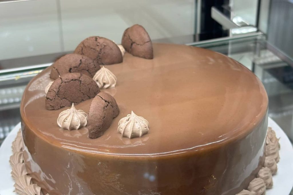 Luxury Limousine Tour With Birthday Decoration and Cake