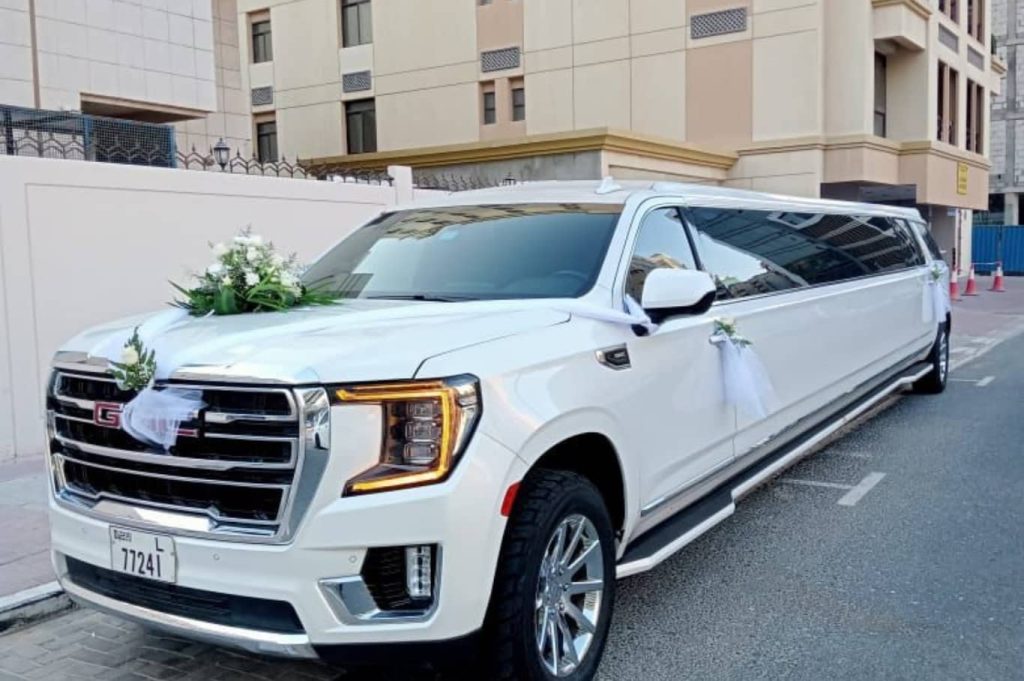 Luxury Limousine Tour With Weeding Decoration