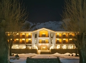 4* Intourist Hotel in Kazbegi or equivalent