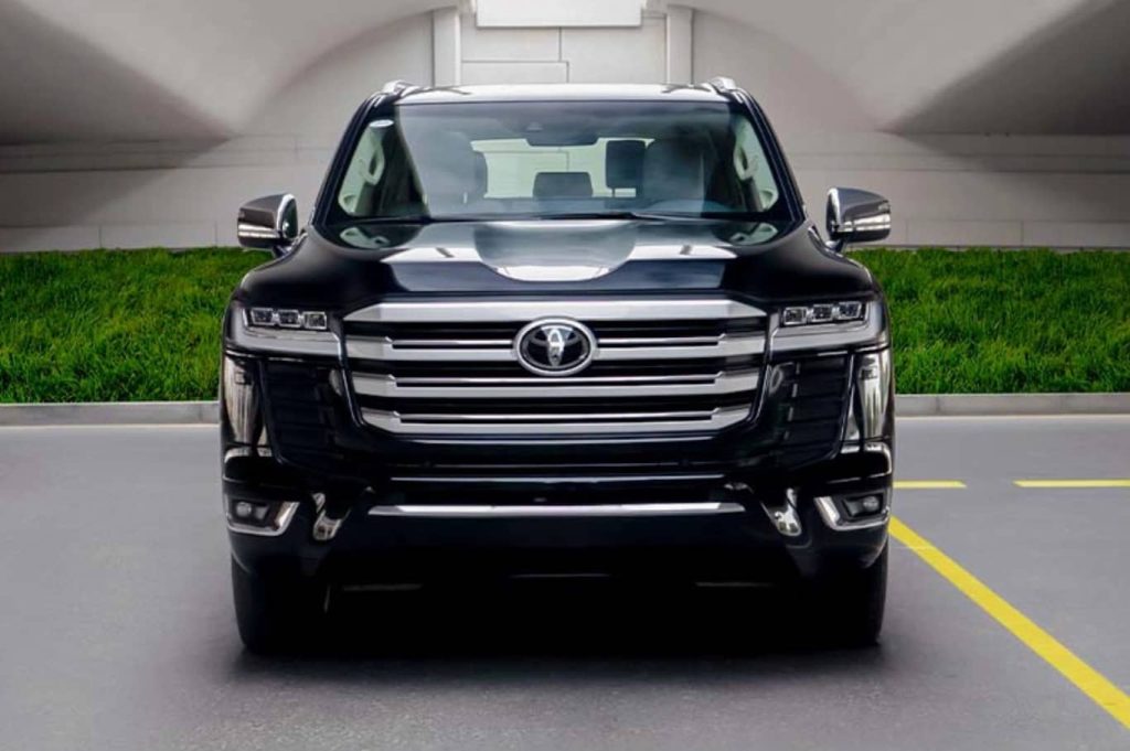 Renting Toyota Land Cruiser 4x4 SUV in Dubai Front View
