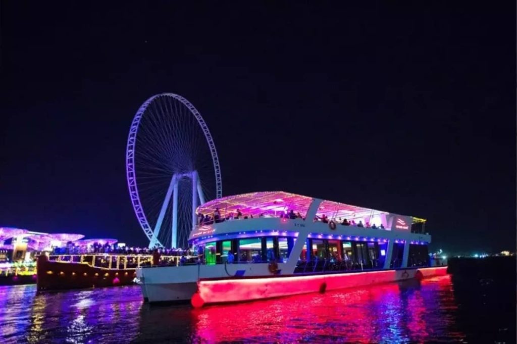 Dubai Marina Dinner Cruise, A Floating Feast
