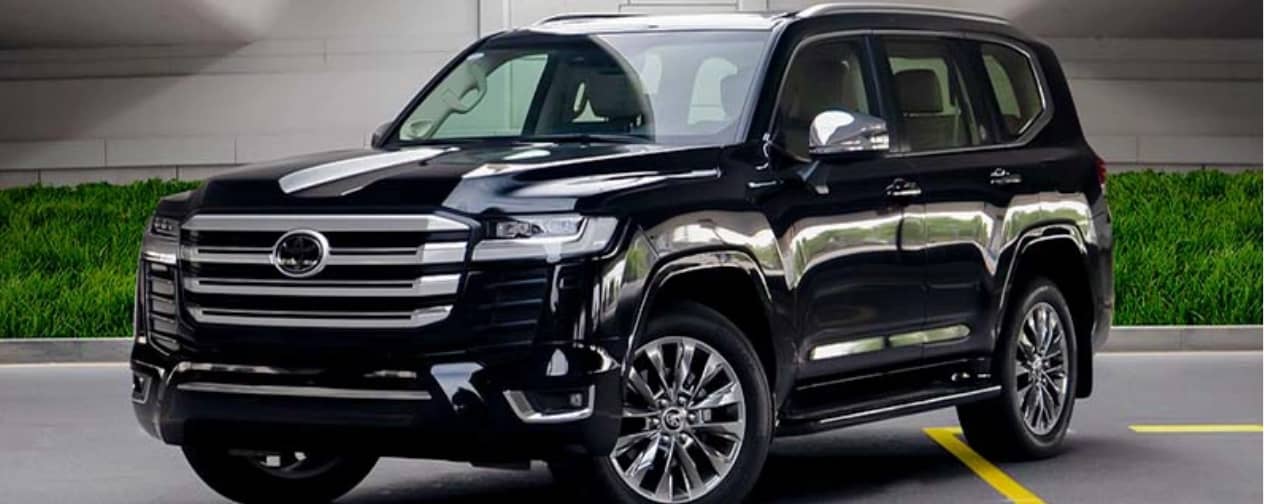 Renting Toyota Land Cruiser 4x4 SUV in Dubai