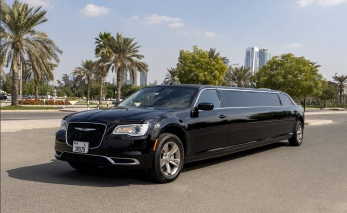 Super Chrysler Limousine Black
