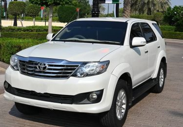 Dubai: Private 1-Way Transfer to/from Dubai Airport (DXB)