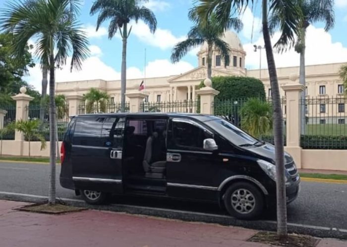 SIC transfers to Emirate Attractions Van