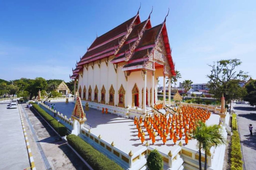 Big Buddha Hill Wat Phra Yai