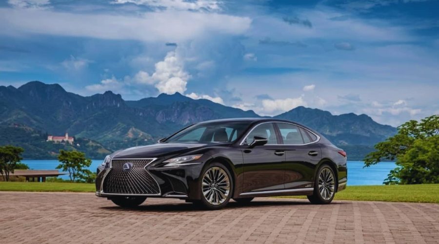 4 Seater Lexus LS500 Rent in Dubai luxury sedan exterior front view